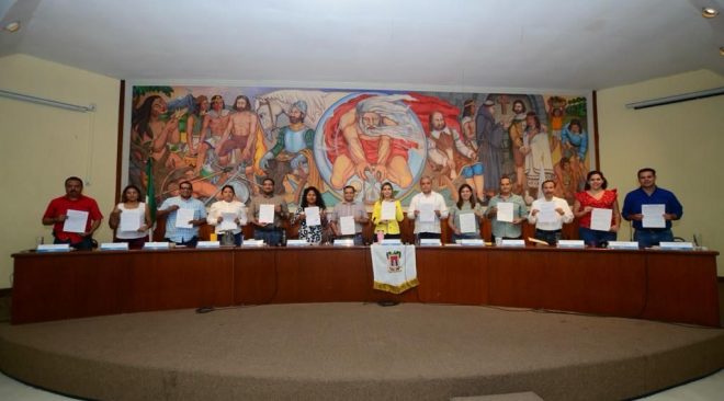Integrantes del Cabildo de Colima cumplen con ley de transparencia