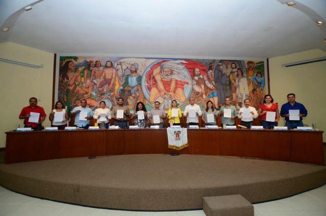 Integrantes del Cabildo de Colima cumplen con ley de transparencia