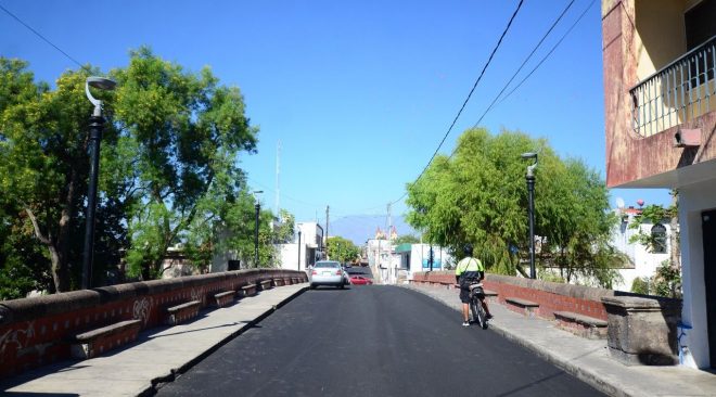 Ayuntamiento de Colima repavimenta la calle Gregorio Torres Quintero