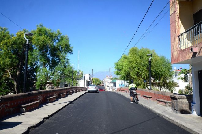 Ayuntamiento de Colima repavimenta la calle Gregorio Torres Quintero