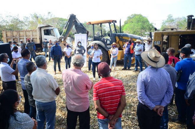 Ayuntamiento de Colima recuperará 90 kilómetros de caminos saca cosechas