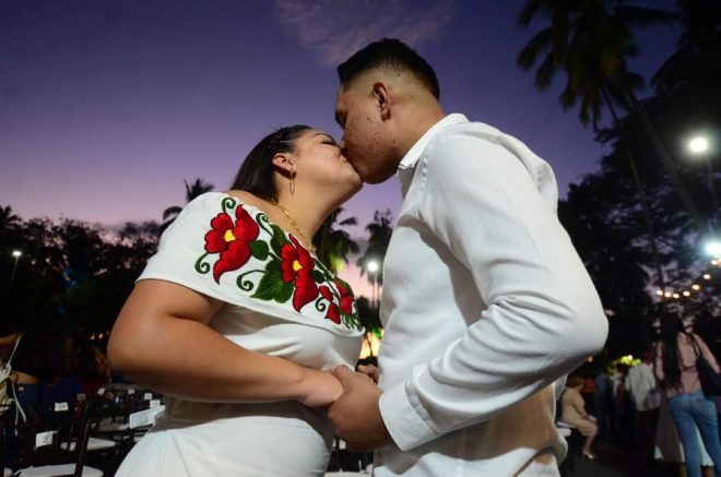 Contraen matrimonio 60 parejas en el municipio de Colima