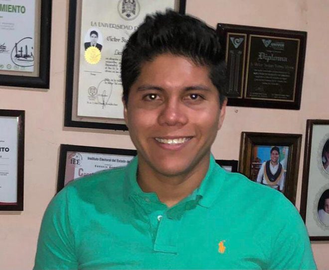 Becas escolares para Manzanillo: Víctor Torres López