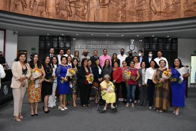 Entregan preseas en Honor a Mujeres Destacadas en el Estado de Colima, en su edición 2022