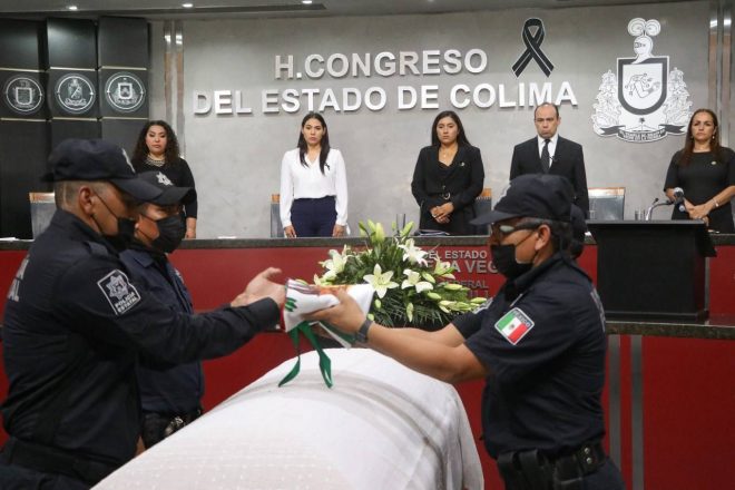 Los tres poderes del Estado de Colima participan en homenaje póstumo al Diputado Roberto Chapula de la Mora