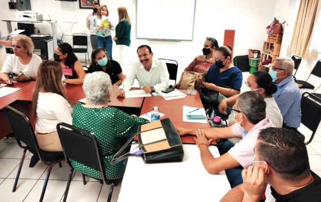 Federico Rangel busca solucionar problemática en escuelas del municipio.