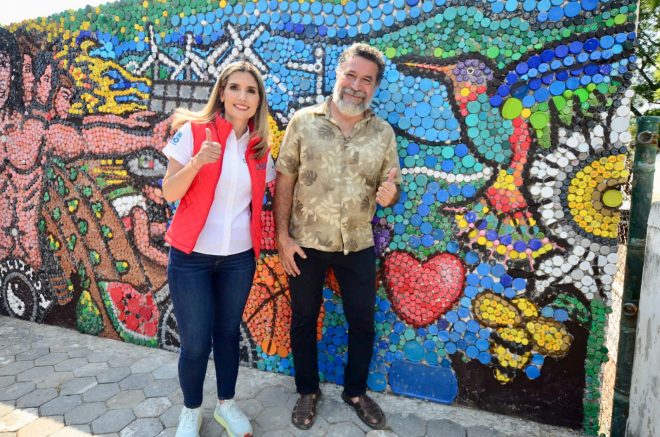 Devela Margarita Moreno ecomural en la colonia sustentable Las Palmas