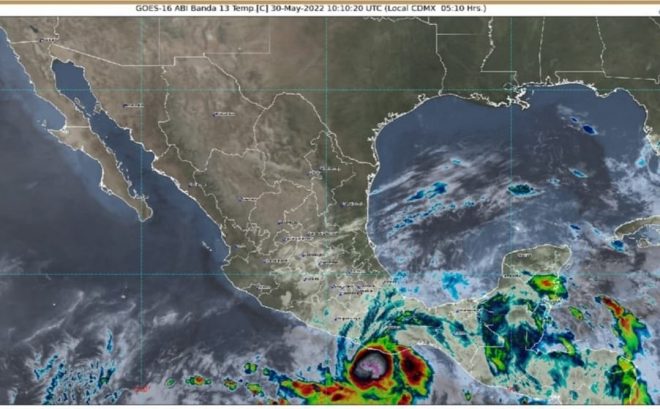 Protección Civil Colima monitorea el huracán Agatha: podría tocar tierra hoy lunes