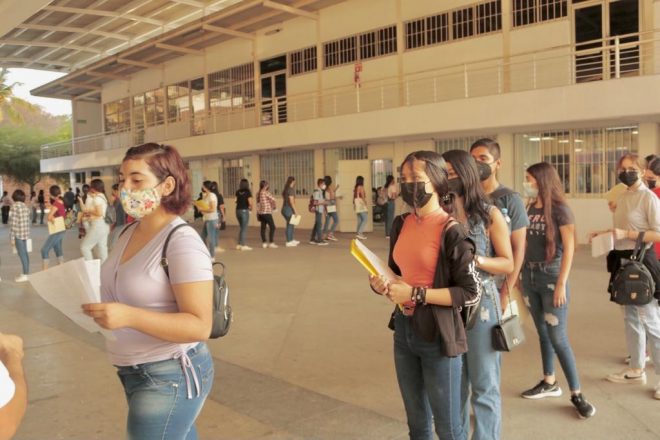 Aplica UdeC el Examen Nacional de Ingreso para aspirantes a bachillerato