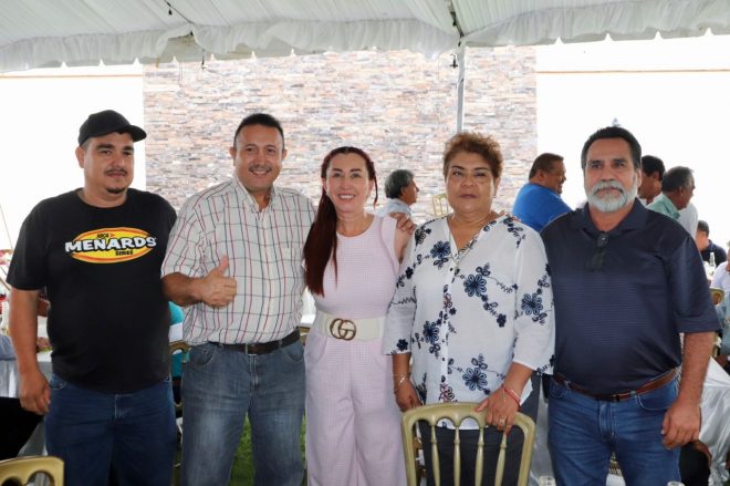 Alcaldesa Tey Gutiérrez reconoce el esfuerzo de los padres de familia