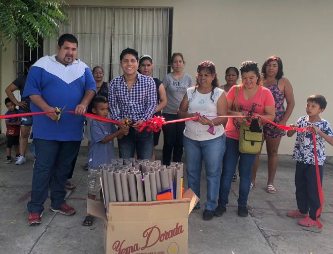 Inaugura Víctor Torres taller de elaboración de Piñatas