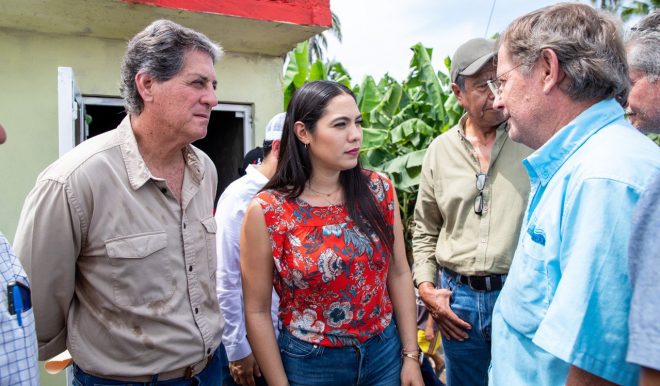 Gobernadora entregó apoyos para tecnificación en distrito de riego en Tecuanillo
