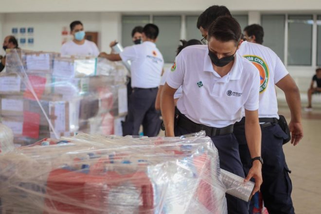 Entrega Voluntariado de la UdeC cinco toneladas de víveres a DIF Estatal Colima
