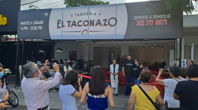 Gran inauguración de la taquería ”El Taconazo”