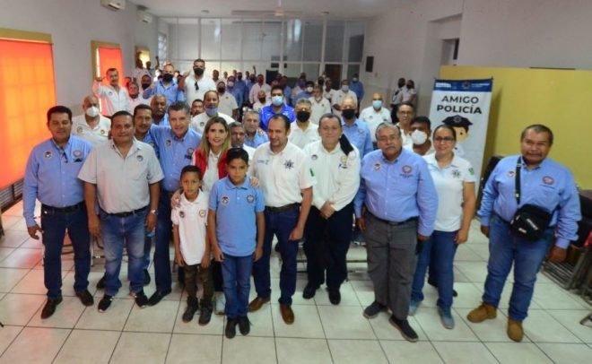 Policía Municipal de Colima capacita a taxistas