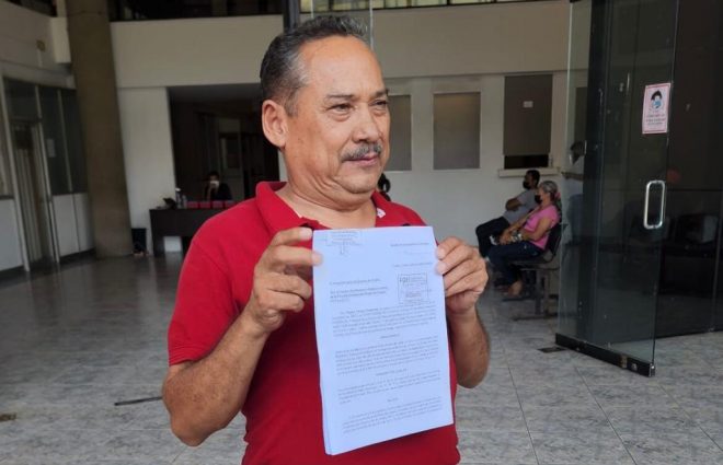 Martín Flores presenta denuncia penal en contra del coordinador de Comunicación Social y subsecretario de Administración, por diversos delitos