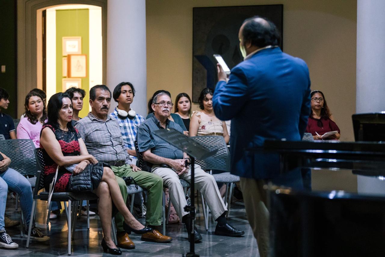 Narra y canta el barítono mexicano José Valdepeña orígenes del canto