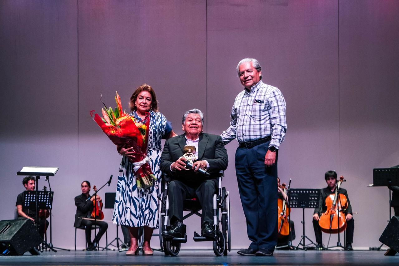 Celebran al maestro Mario Cortés  por toda una vida cantando