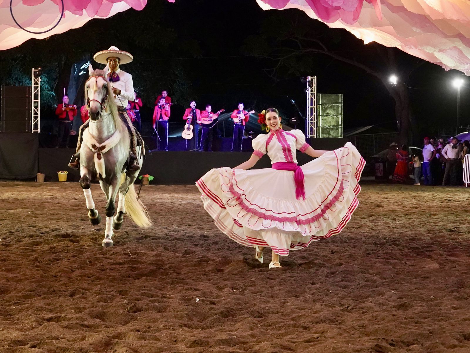 ‘Conquistador’ deslumbra al público en el Teatro del Caballo de la Feria de Colima 2025
