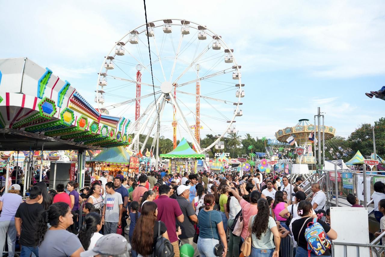 Viernes de música, fiesta y color para las familias en la Feria de Colima