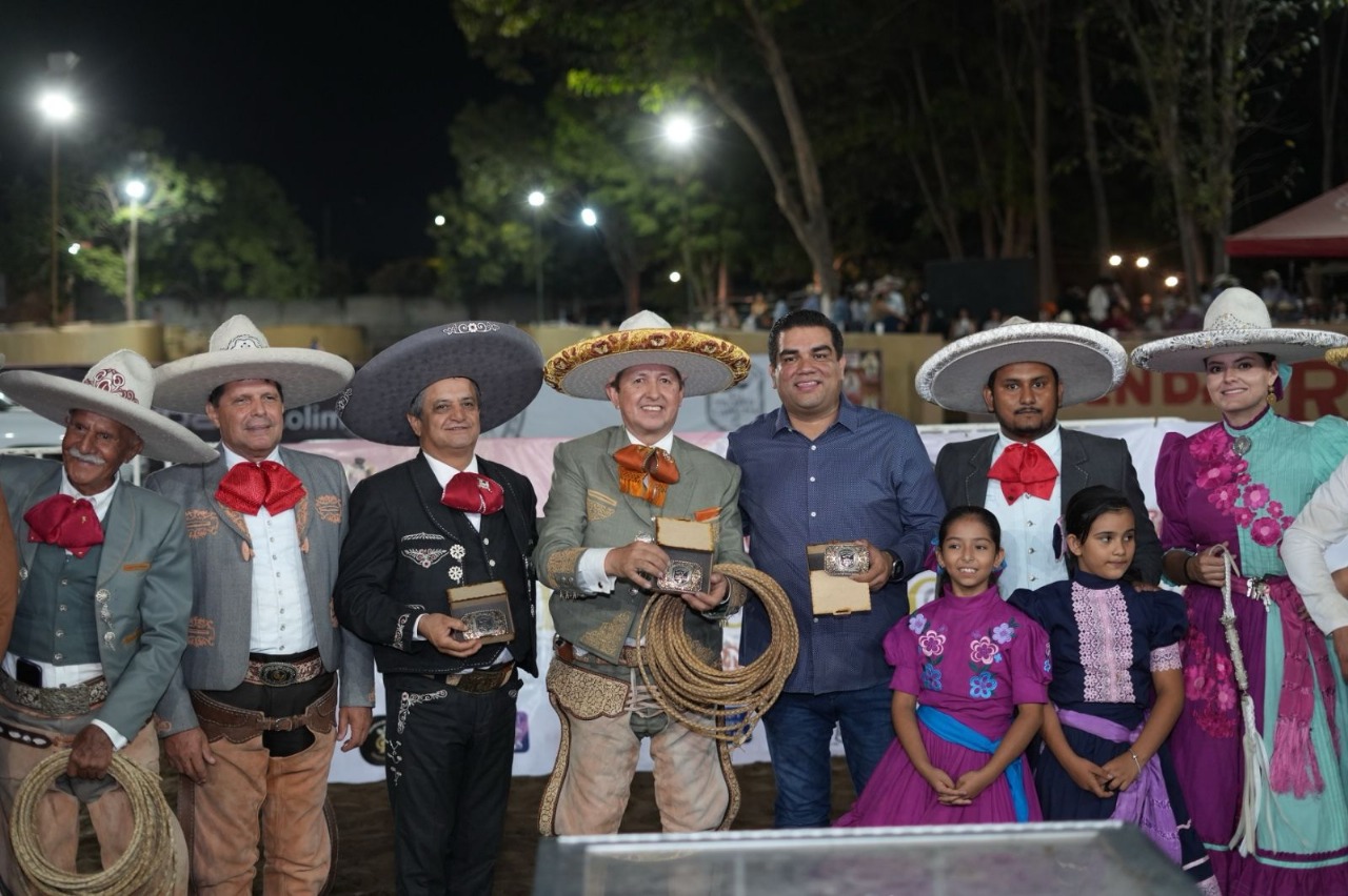 Emanuel Rodríguez, campeón del Torneo Nacional de Charro Completo en la Feria de Colima