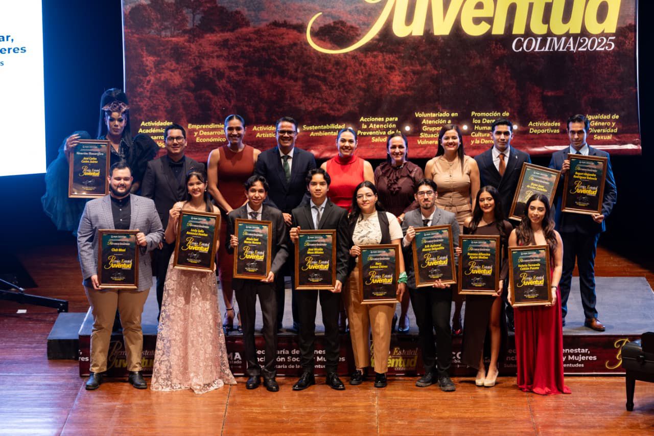 Gobernadora Indira Vizcaíno entregó el Premio Estatal de la Juventud 2025