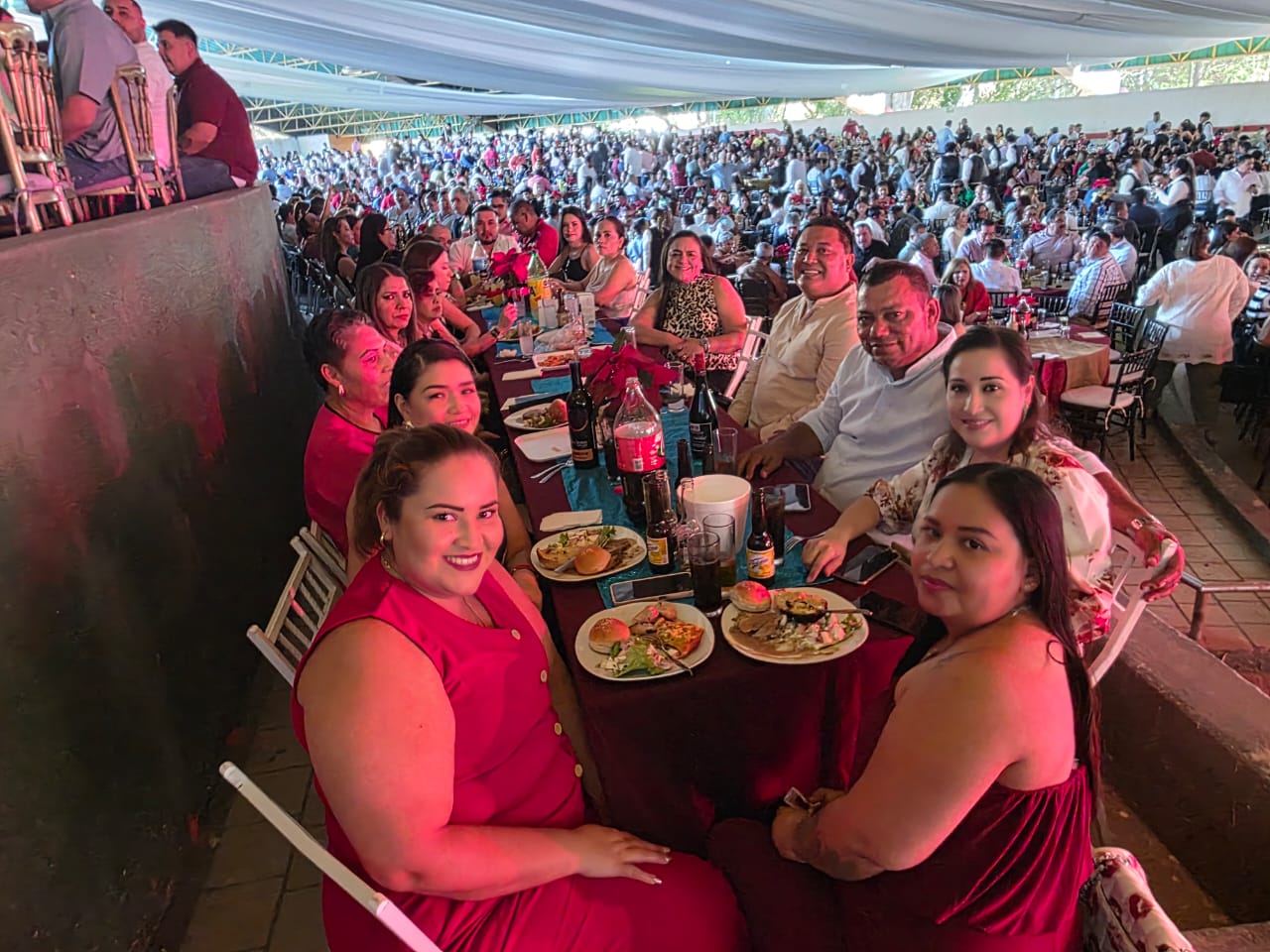 En unidad y festividad STSGE realiza tradicional posada navideña