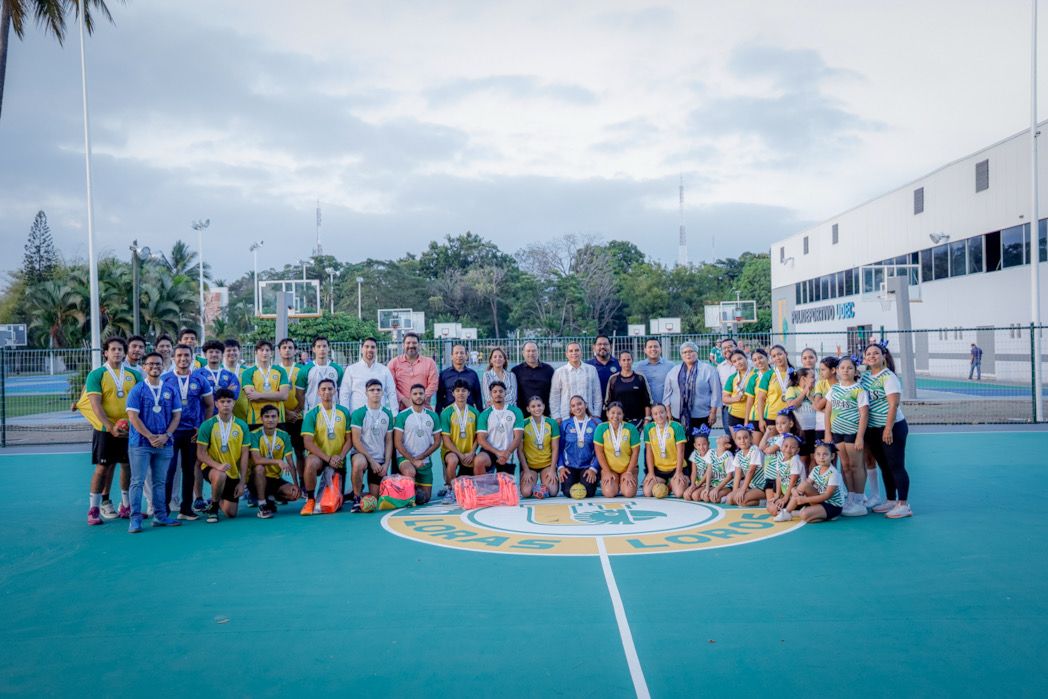 Entrega UdeC cancha de Handball construida con recursos del programa Un día para donar