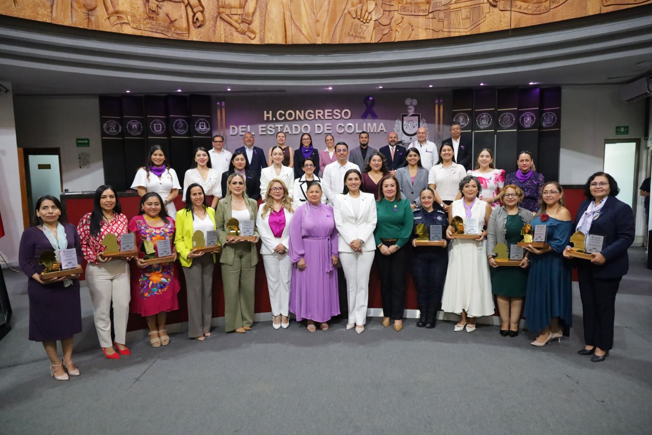 Reconoce Congreso de Colima la trayectoria de diez Mujeres Destacadas