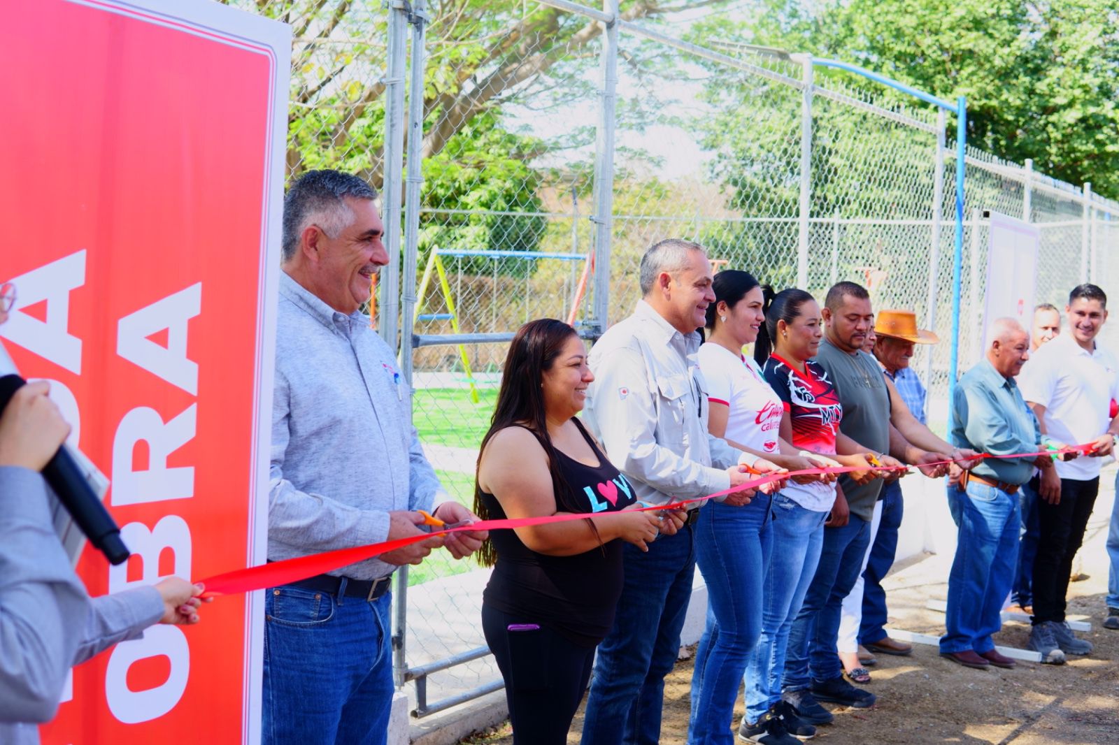 Peña Colorada entrega espacios para el bienestar y desarrollo comunitario en Paticajo