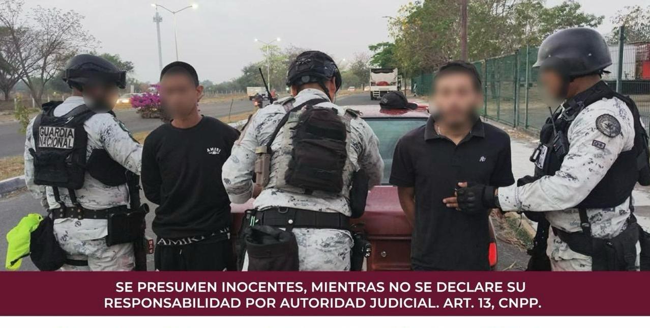 Guardia Nacional detiene a dos personas con 4rm@s y dr0g4 en Villa de Álvarez