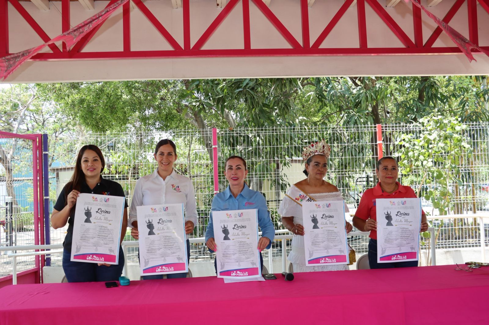 Presenta Tey la convocatoria para elegir a la Reina del Adulto Mayor VdeA 2026
