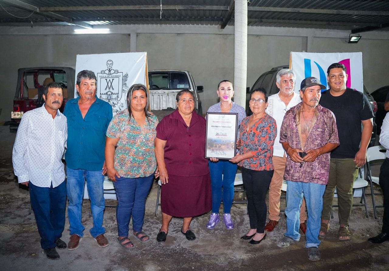 ‎Homenajea VdeA en Juluapan ‎a Efrén Negrete, el “Quisivenga”