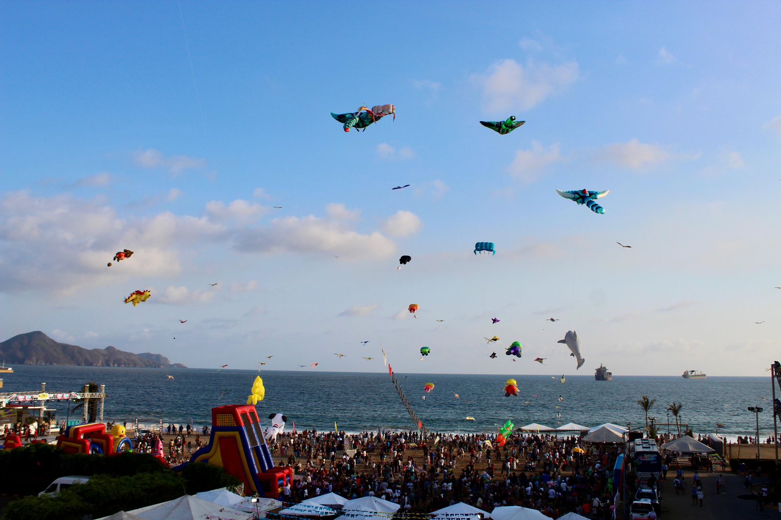 Festival Costero 2026 reunió a casi 60 mil asistentes en Cuyutlán y Manzanillo