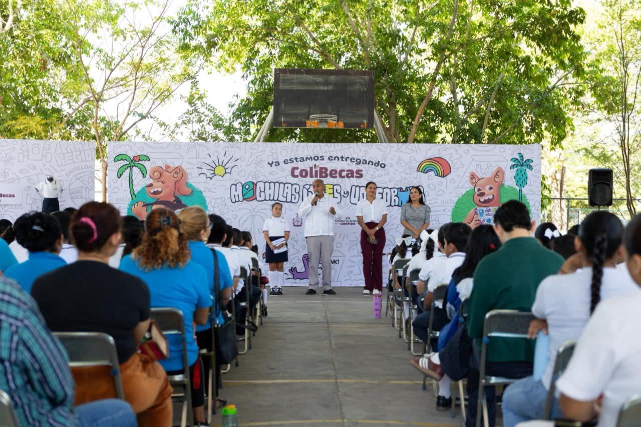 Gobierno del Estado continuó la entrega de ColiBecas Mochilas, Útiles y Uniformes a 149 estudiantes del municipio de Colima