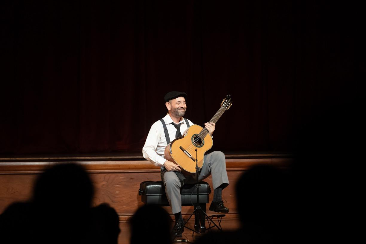 Rodrigo Nefthalí, compositor y guitarrista clásico, se presenta en Guitarromanía 2026