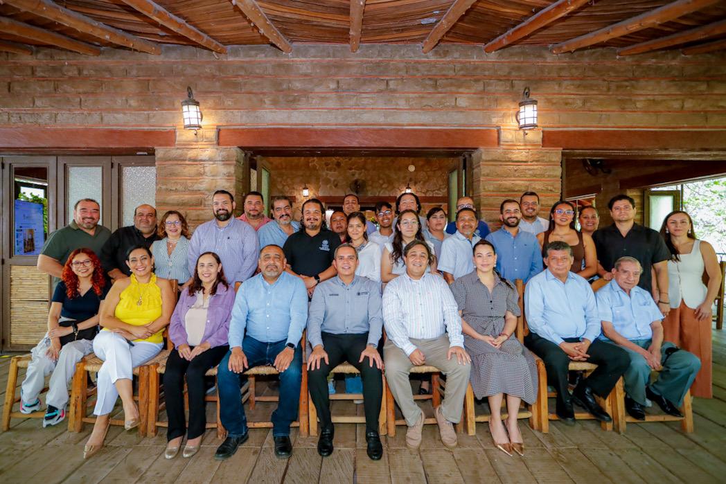 Celebran 52 años del periódico “El Comentario”