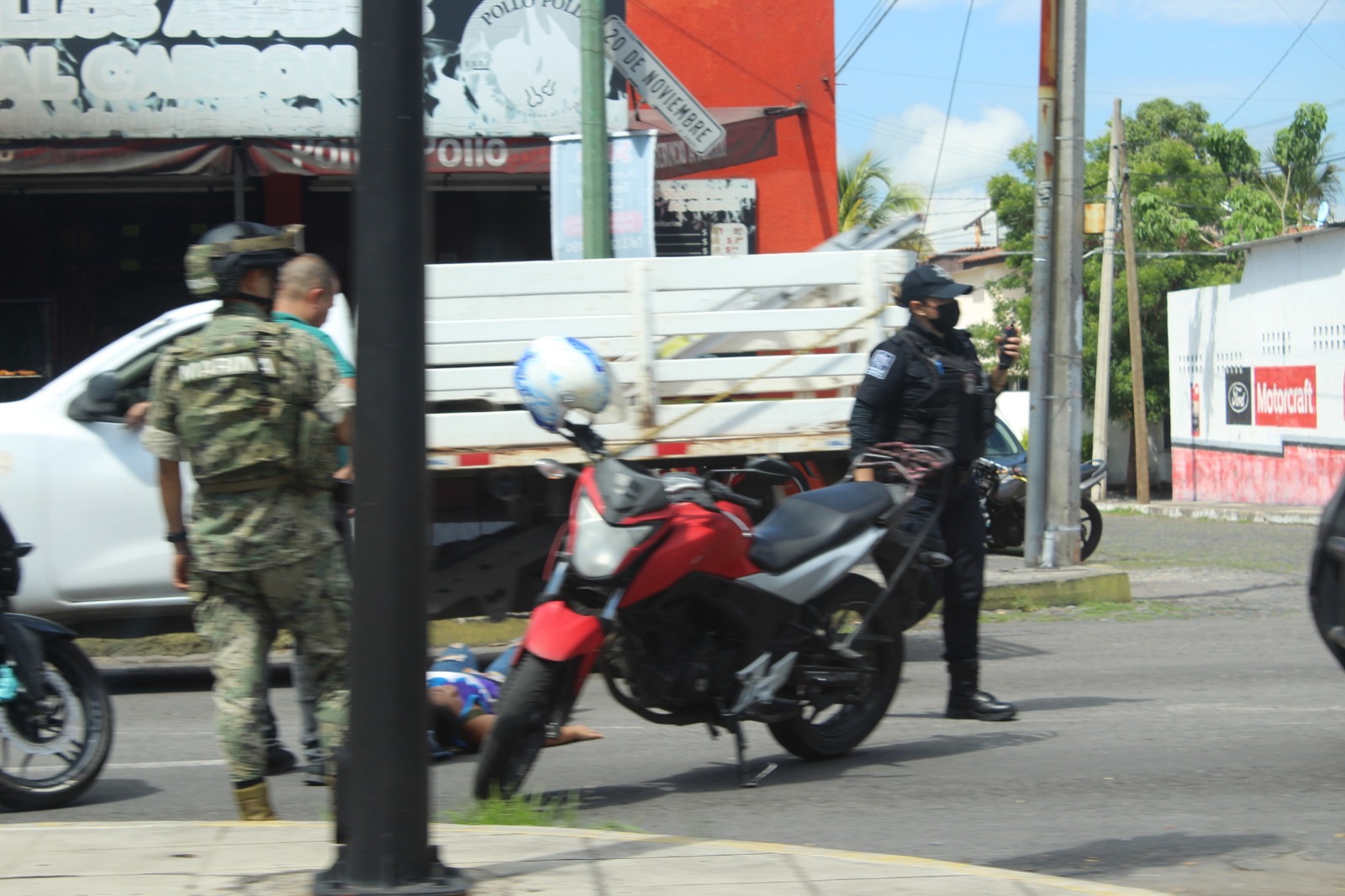 Salud Colima exhorta a motociclistas a cumplir normas de protección para prevenir lesiones en accidentes