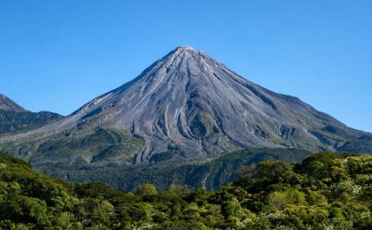 Volcán de Colima continúa estable y con baja actividad: UEPC