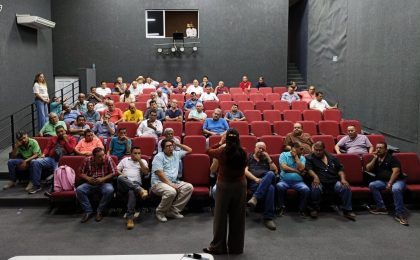 Sostiene Subsemov reunión de trabajo con el gremio taxista de Colima