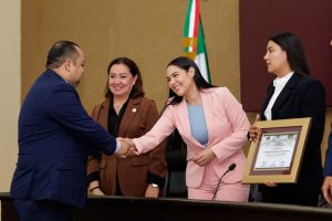Gobernadora de Colima presidió la entrega de la condecoración ‘Margarita Torres Huerta’ del Congreso del Estado