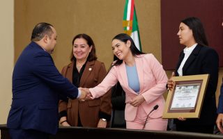 Gobernadora de Colima presidió la entrega de la condecoración ‘Margarita Torres Huerta’ del Congreso del Estado