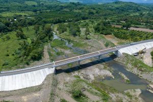 Indira Vizcaíno entregó en Ixtlahuacán el Puente La Presa y la rehabilitación de la Unidad Deportiva