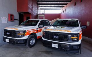 Gobernadora de Colima entregó nuevos vehículos, equipo de protección y herramientas especializadas a la Unidad Estatal de Protección Civil