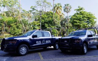 Indira Vizcaíno entregó patrullas, uniformes y equipamiento al Ayuntamiento de Colima