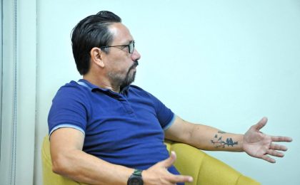 Publica Ihovan Pineda libro sobre la fractura entre el deseo y la realidad