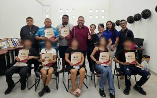 IEEA Colima entrega 33 certificados de educación básica en Manzanillo