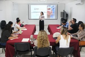Coespris capacita a prestadores de medicina estética para prevenir riesgos a la salud de la población colimense