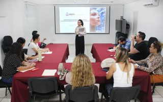 Coespris capacita a prestadores de medicina estética para prevenir riesgos a la salud de la población colimense