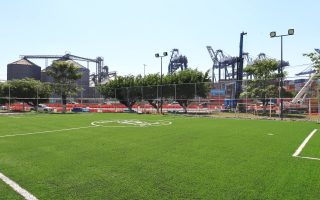 Ayuntamiento de Manzanillo avanza en la construcción de tres canchas de futbol 5